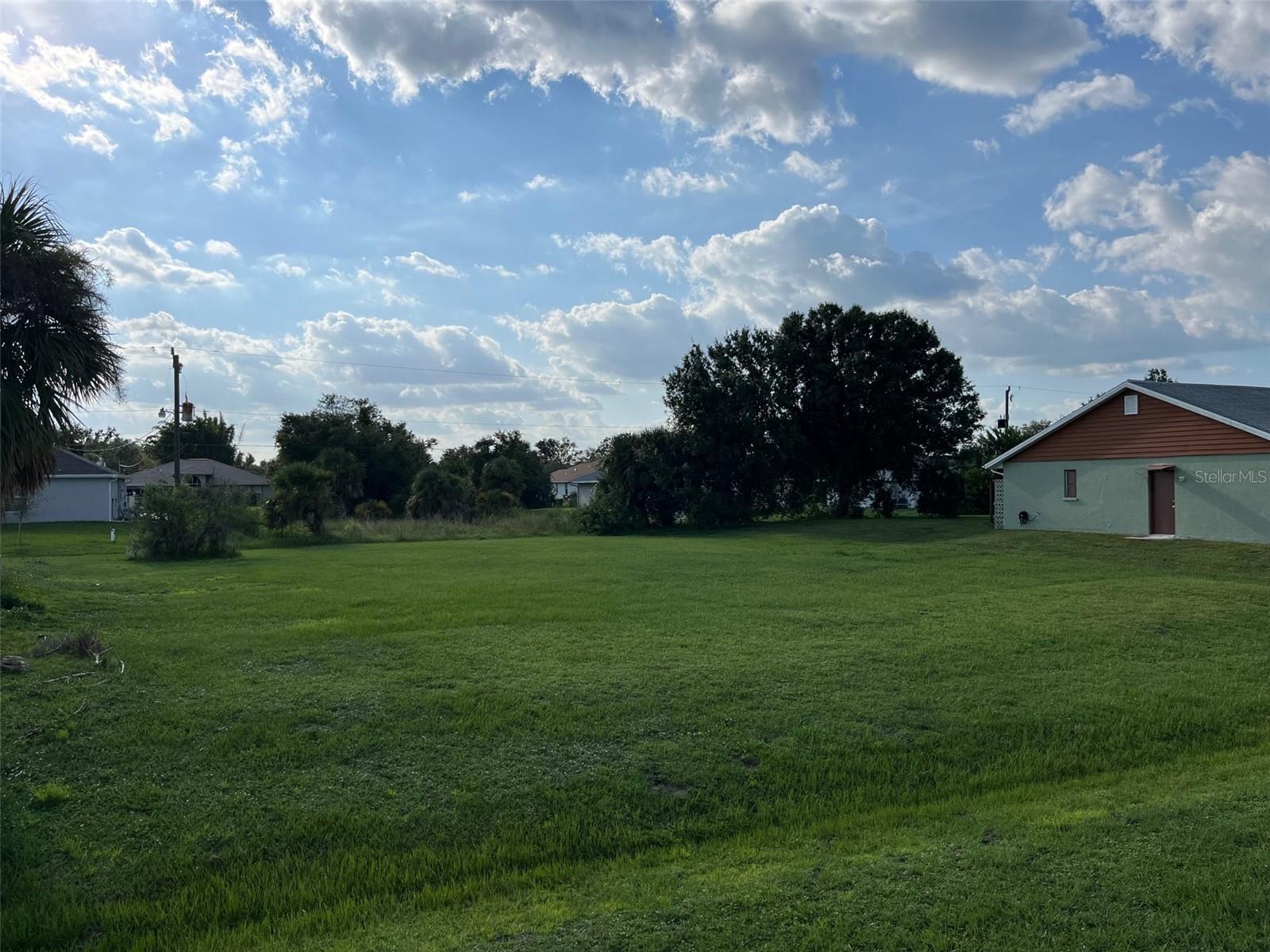 2361 S BISCAYNE DR, NORTH PORT, FL — photo 3