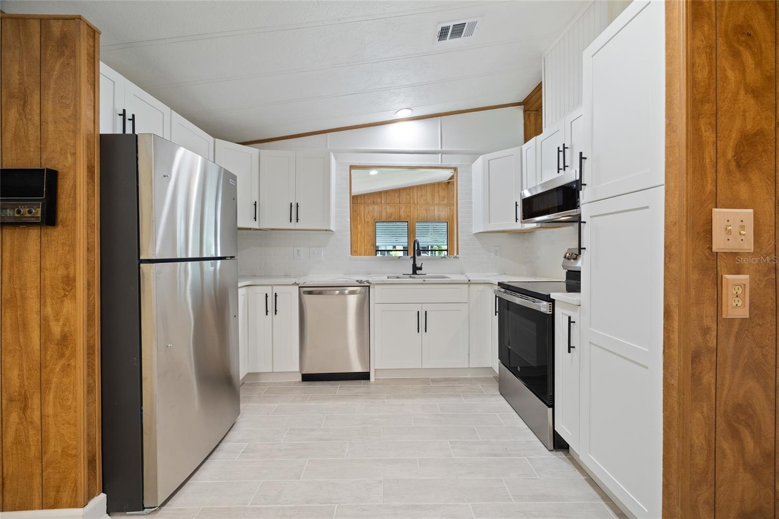 712 JASON DR, LADY LAKE, FL — photo 20