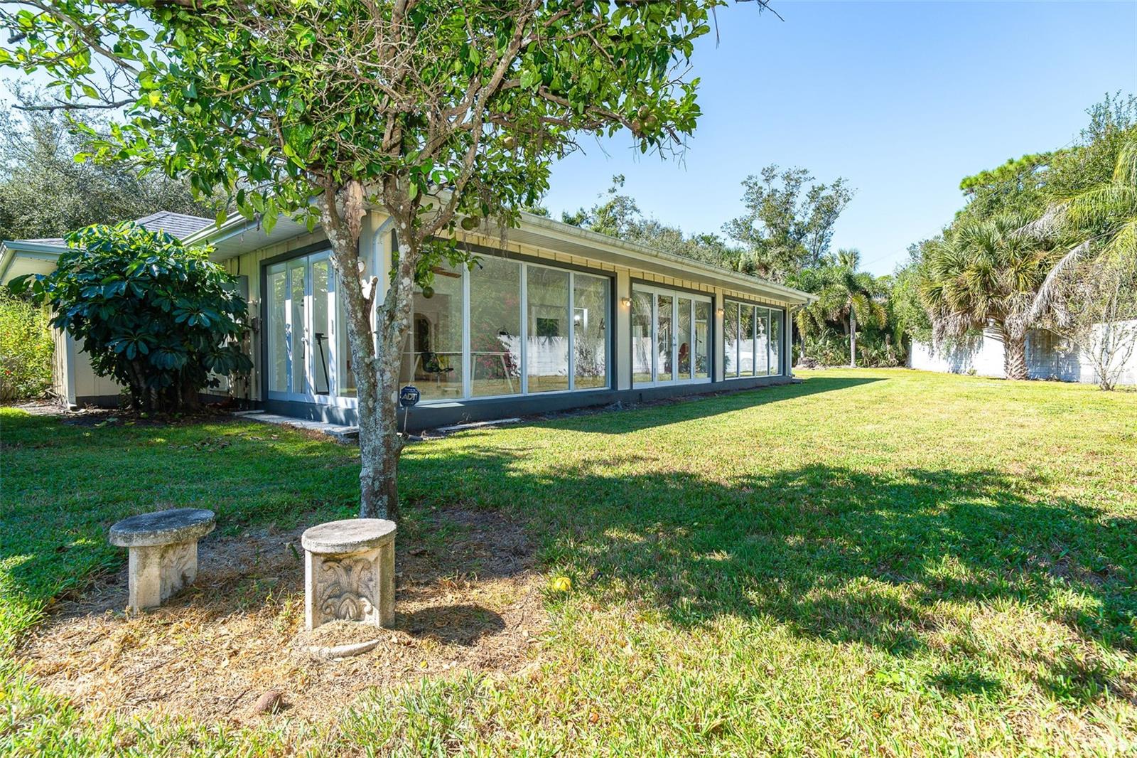 12 GOLF VIEW DR, ENGLEWOOD, FL — photo 35