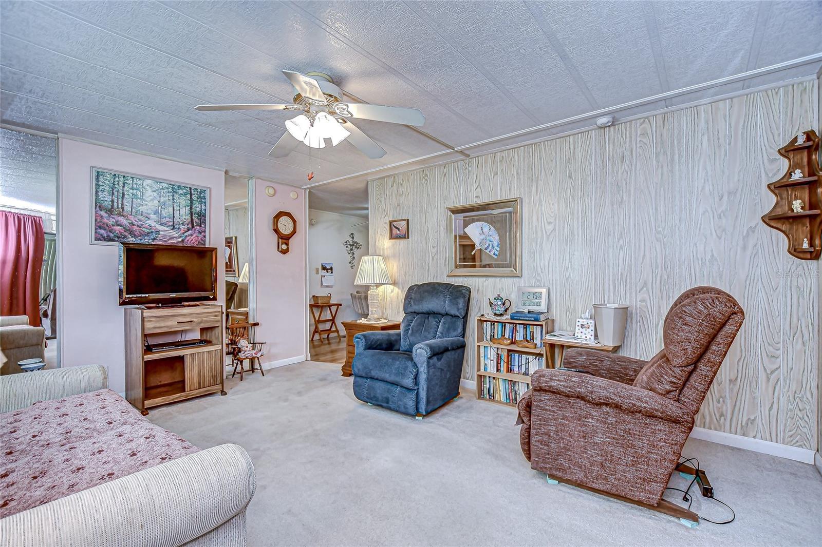 39443 ELGIN DR, ZEPHYRHILLS, FL — photo 10