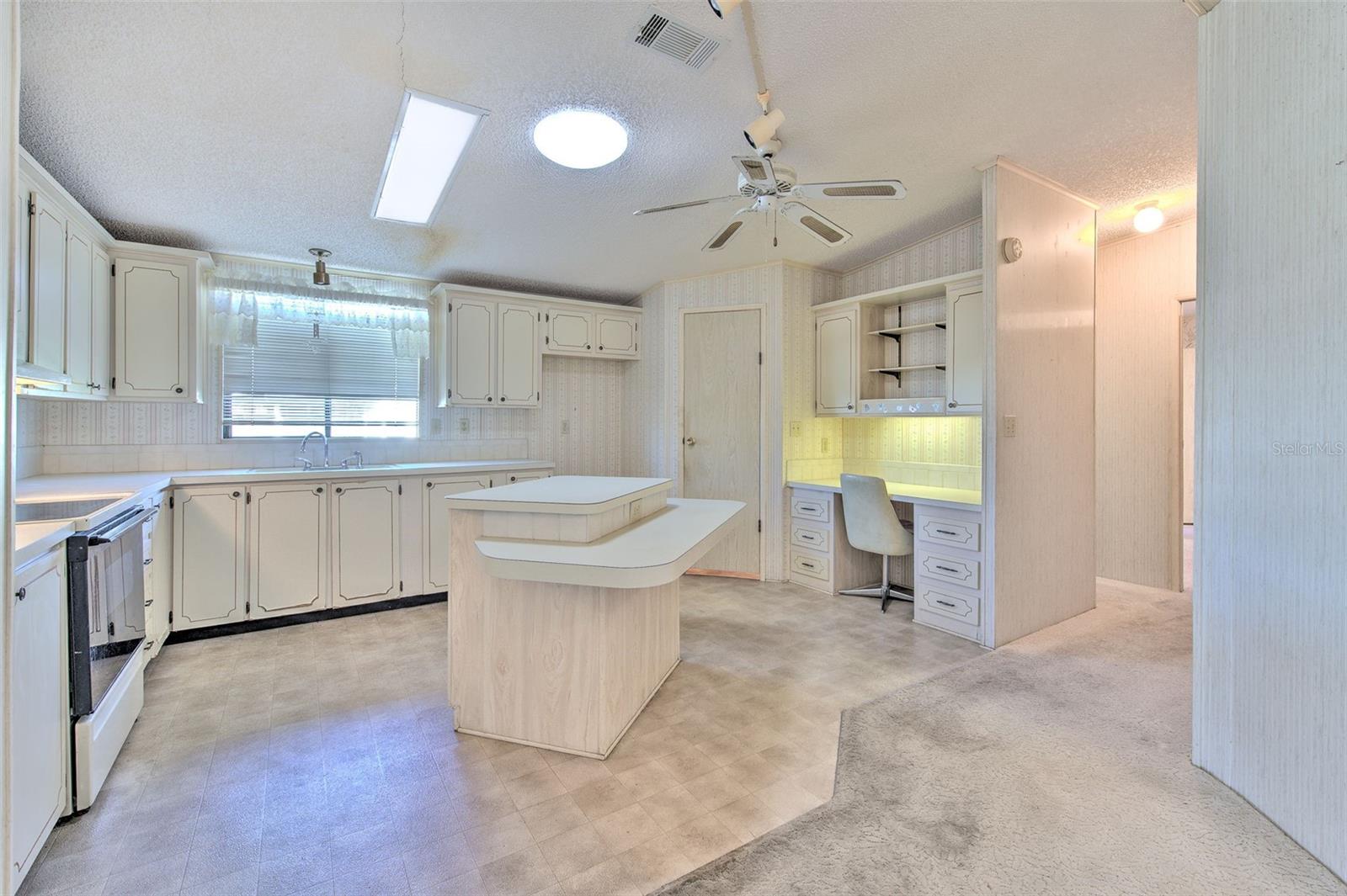 37605 AMIGO DR, ZEPHYRHILLS, FL — photo 14