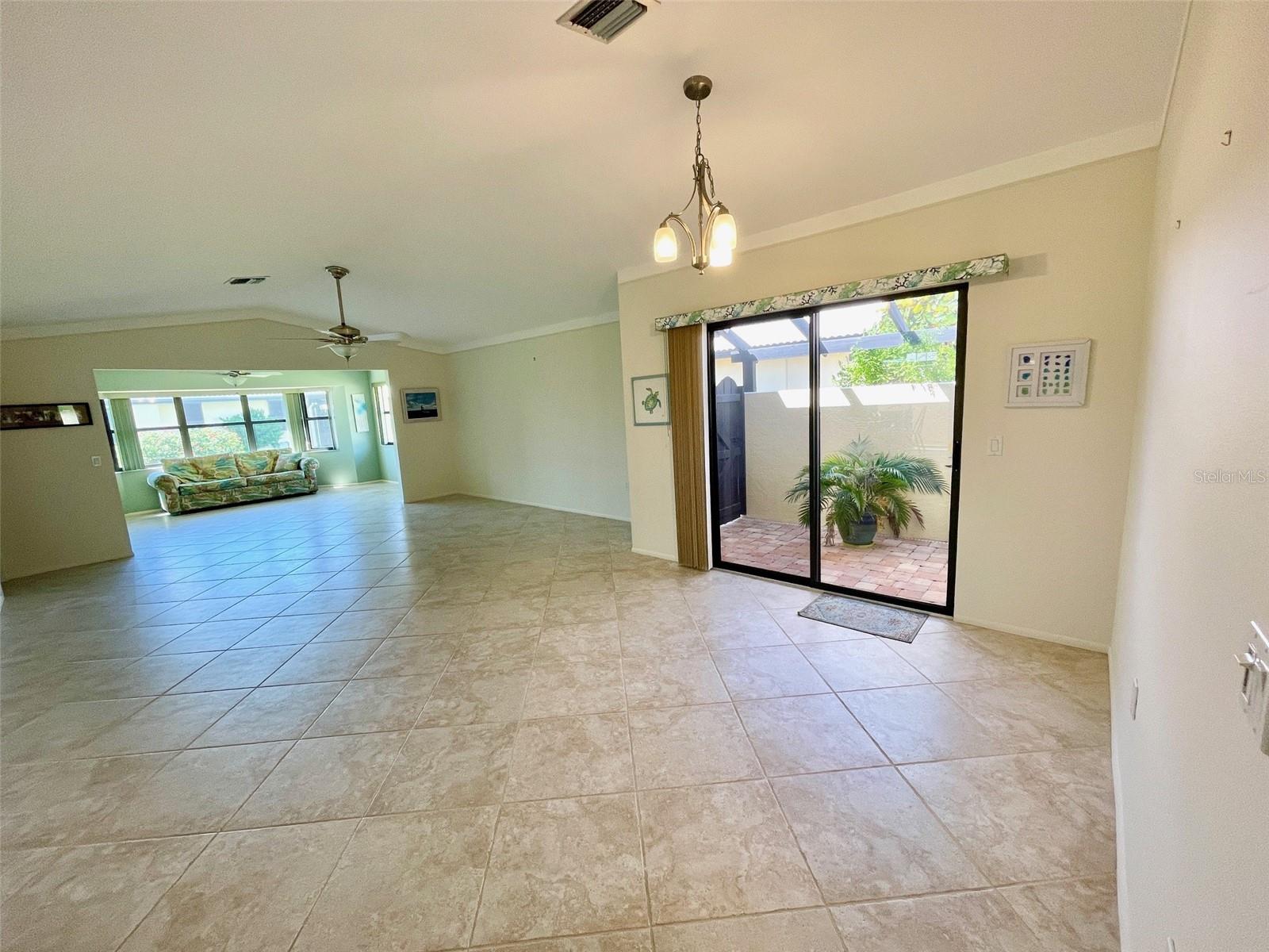 126 SANDSTONE CIR, VENICE, FL — photo 15