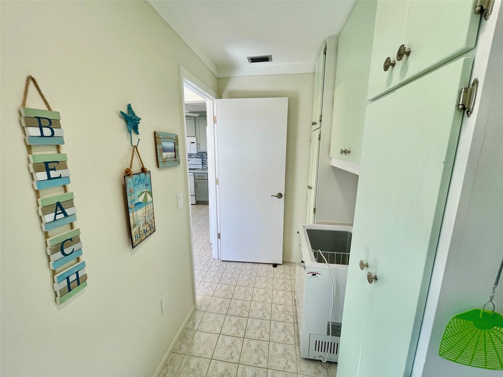 126 SANDSTONE CIR, VENICE, FL — photo 39