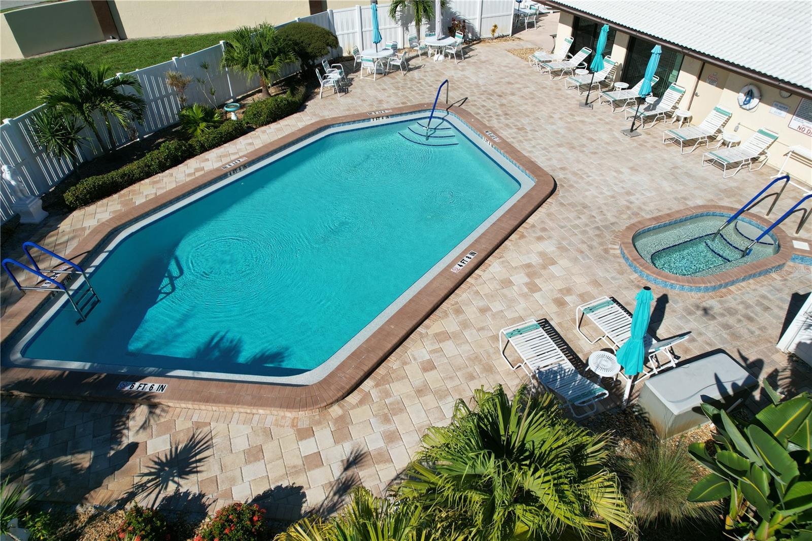 126 SANDSTONE CIR, VENICE, FL — photo 42