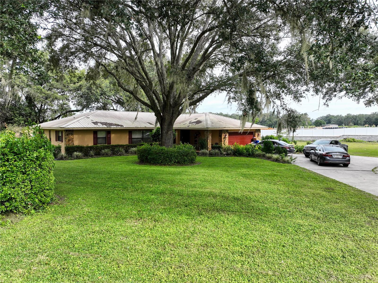 3636 E C-466, OXFORD, FL