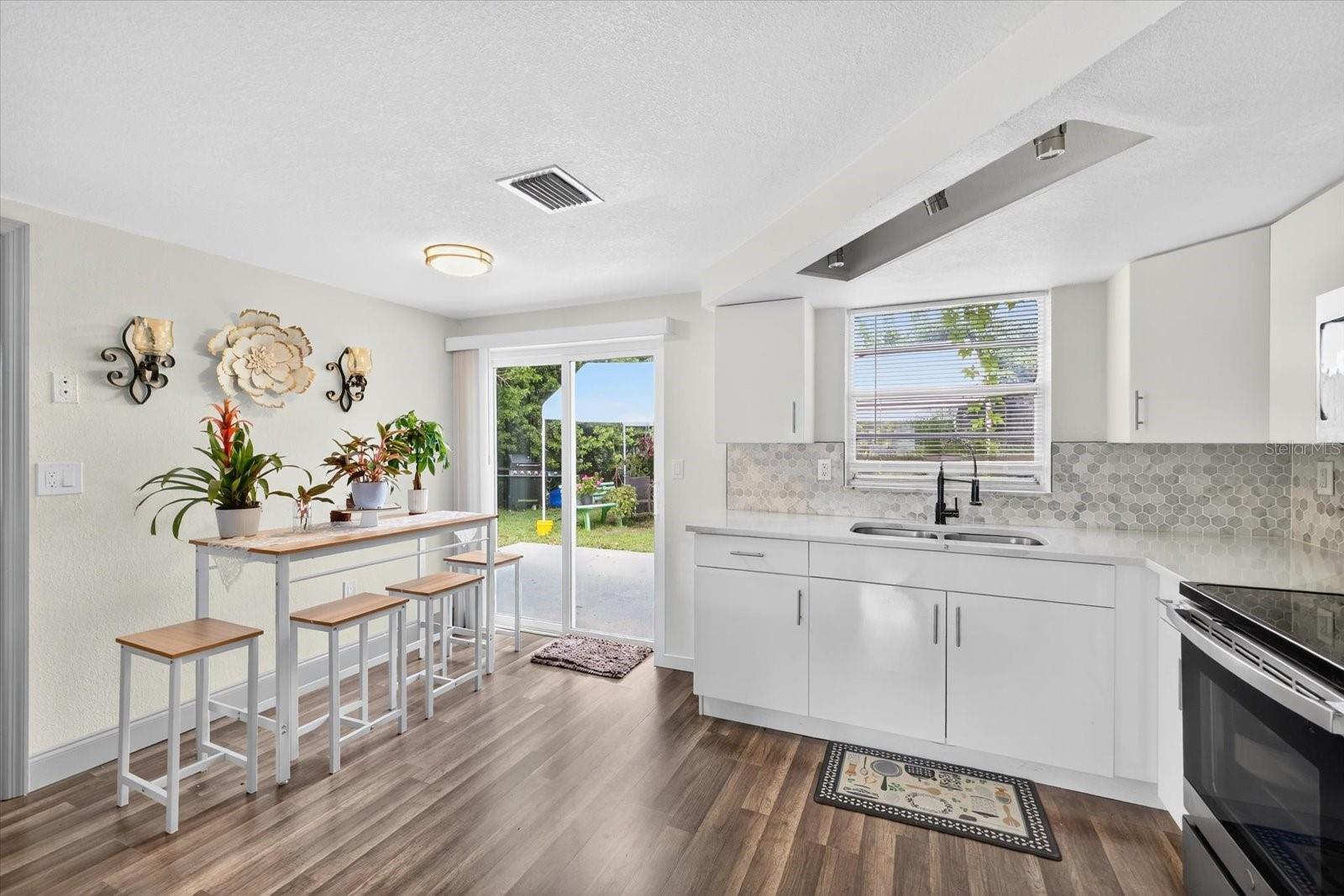 7811 FOX HOLLOW DR, PORT RICHEY, FL — photo 12