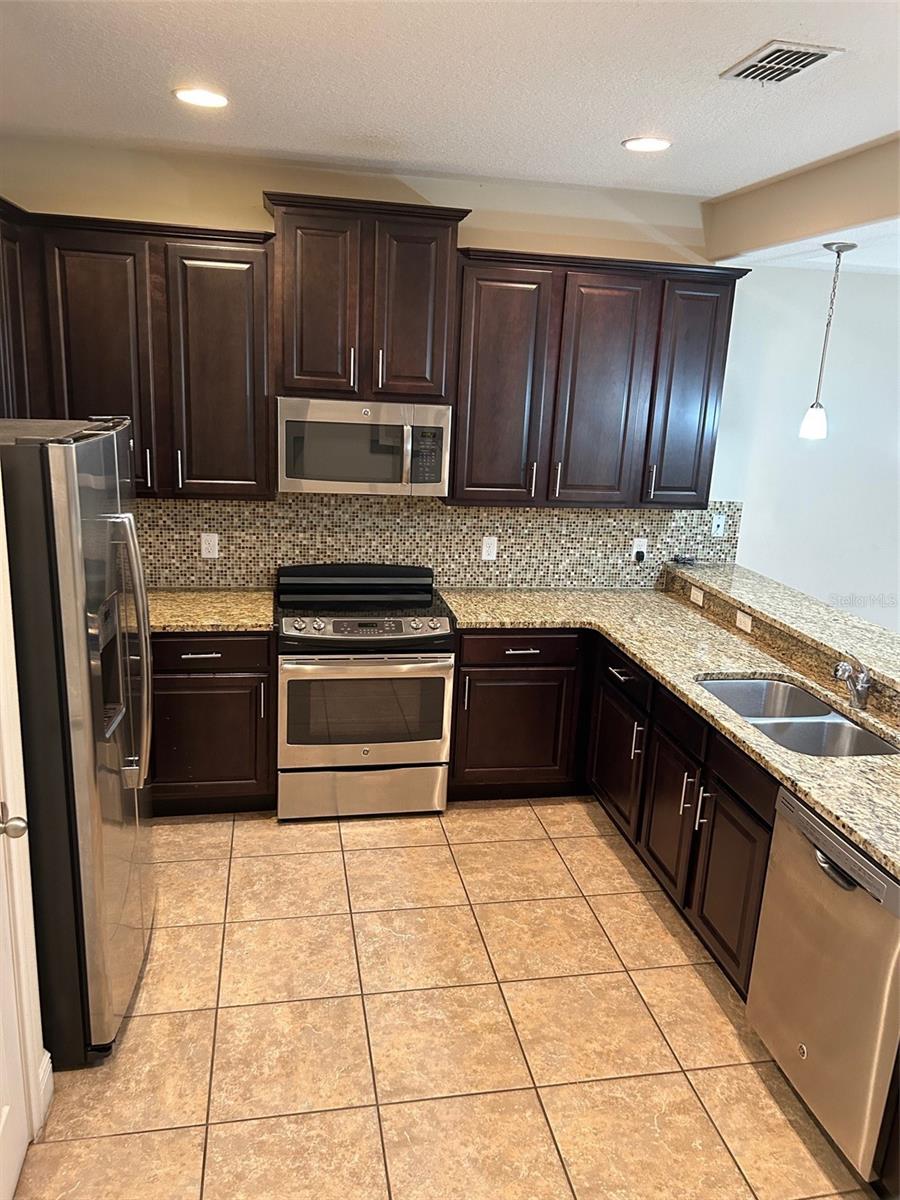 8135 ROSEVILLE BLVD, DAVENPORT, FL — photo 9