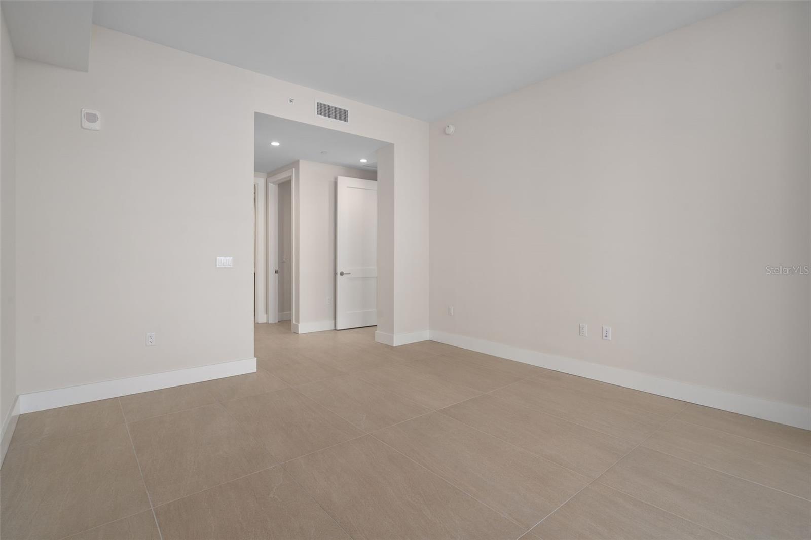 275 1ST AVE S #1001, ST PETERSBURG, FL — photo 18