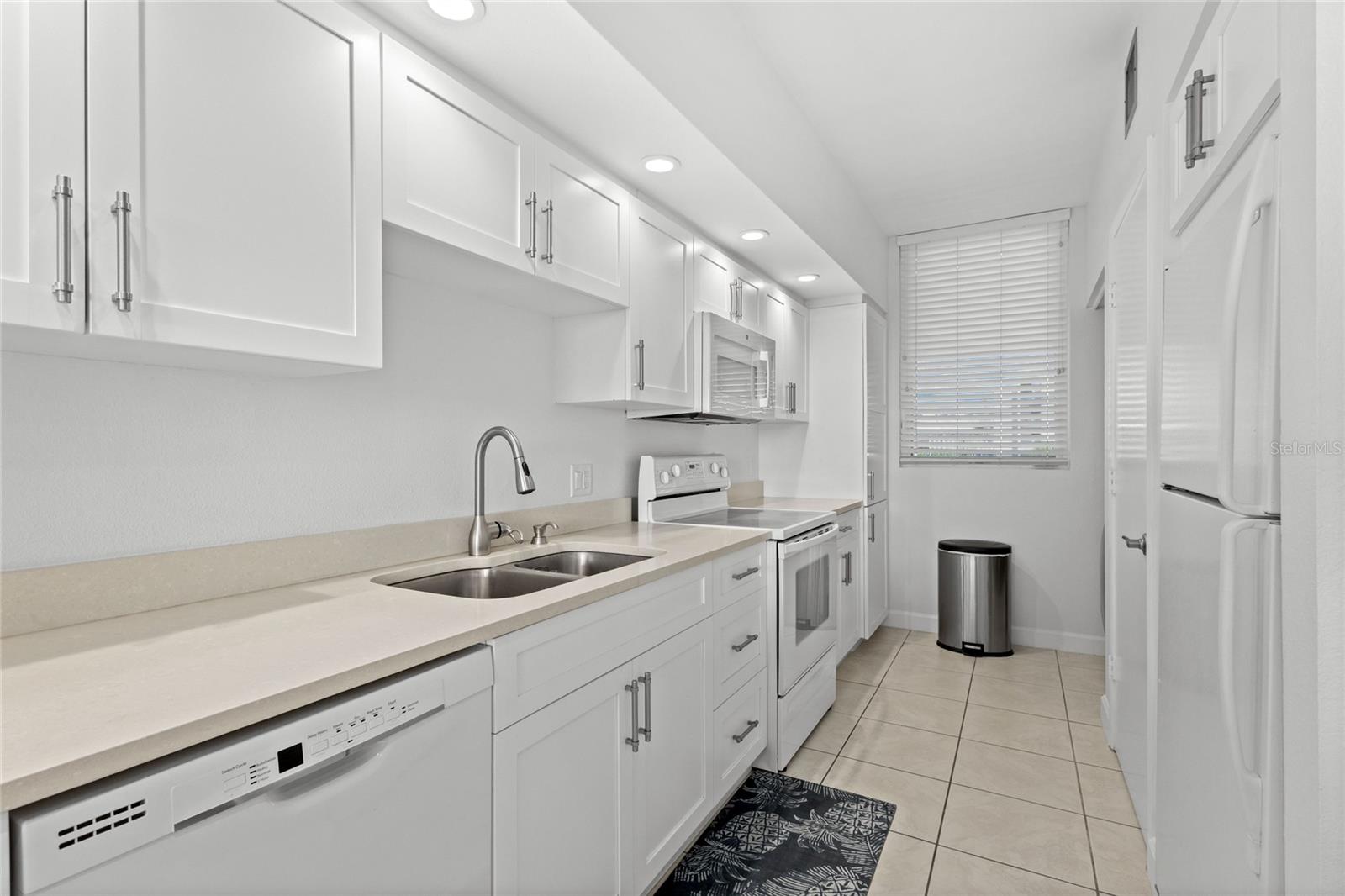 1065 GULF OF MEXICO DR #402, LONGBOAT KEY, FL — photo 13