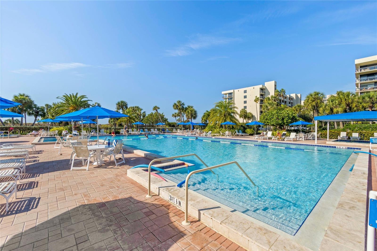 1065 GULF OF MEXICO DR #402, LONGBOAT KEY, FL — photo 32