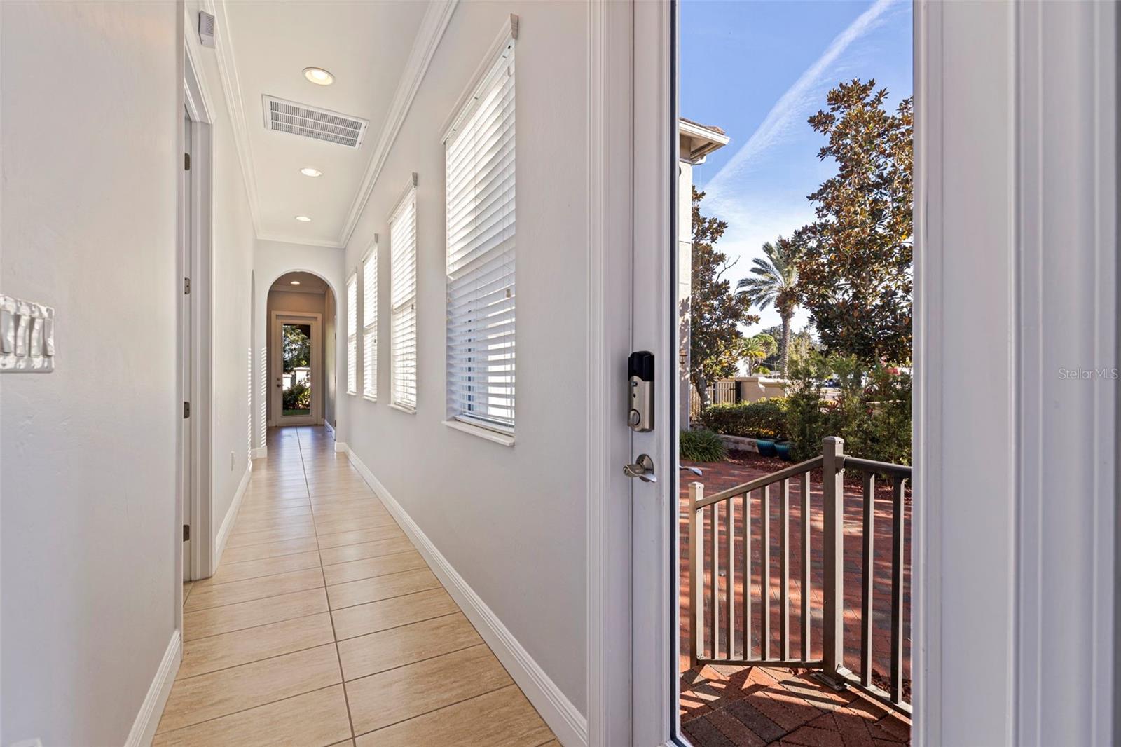 6101 YEATS MANOR DR, TAMPA, FL — photo 17