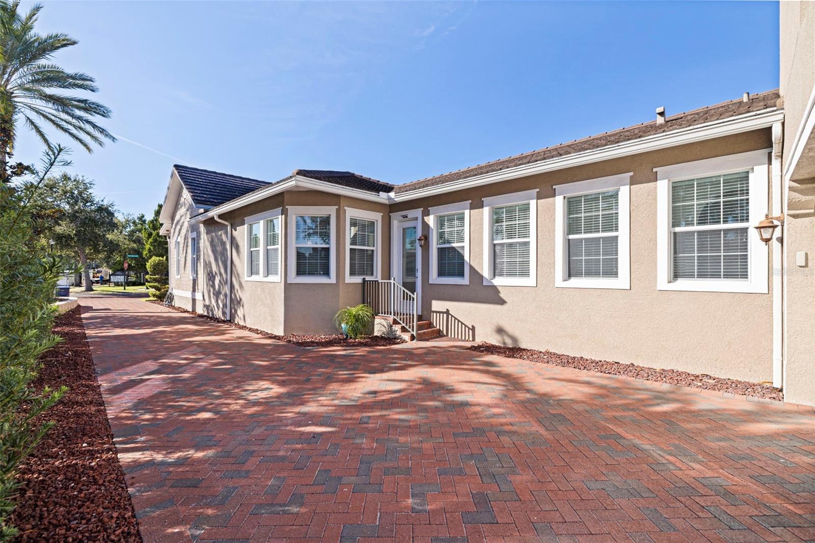 6101 YEATS MANOR DR, TAMPA, FL — photo 39