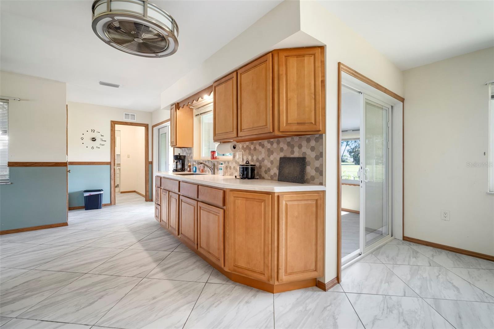 609 FOX HILLS DR, SUN CITY CENTER, FL — photo 10