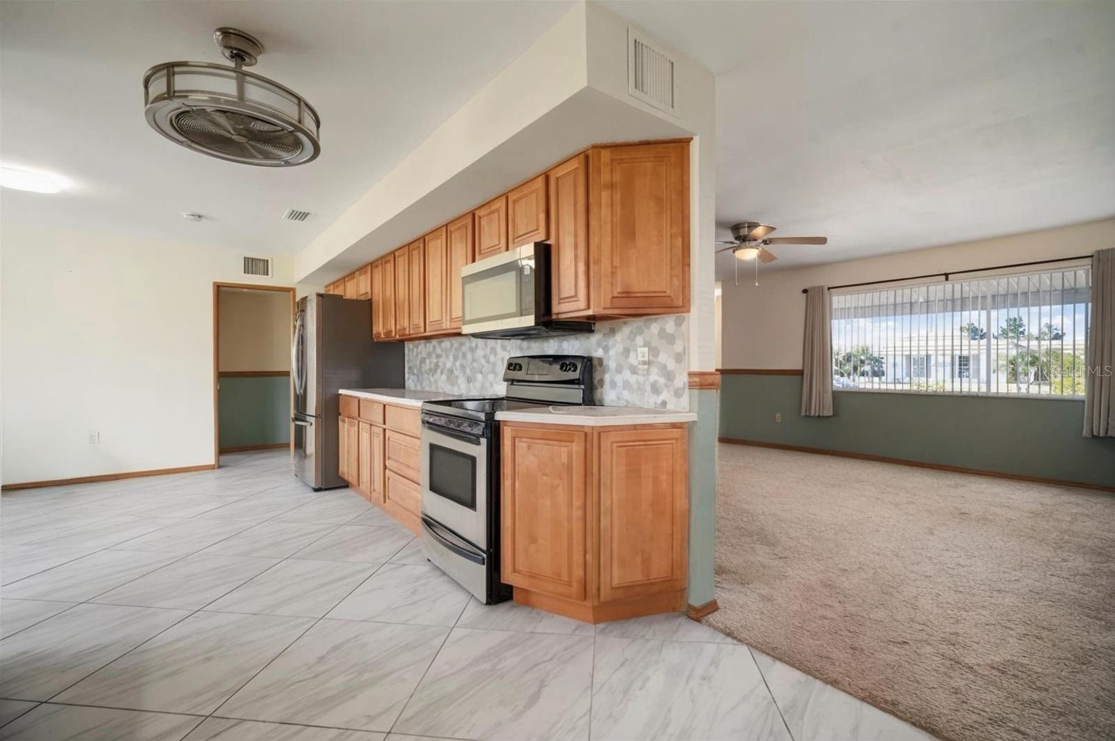 609 FOX HILLS DR, SUN CITY CENTER, FL — photo 7