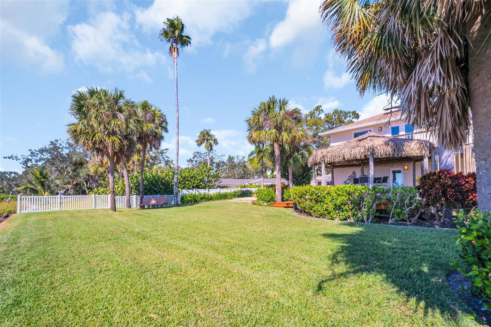 1100 FRIENDLY WAY S, ST PETERSBURG, FL — photo 44
