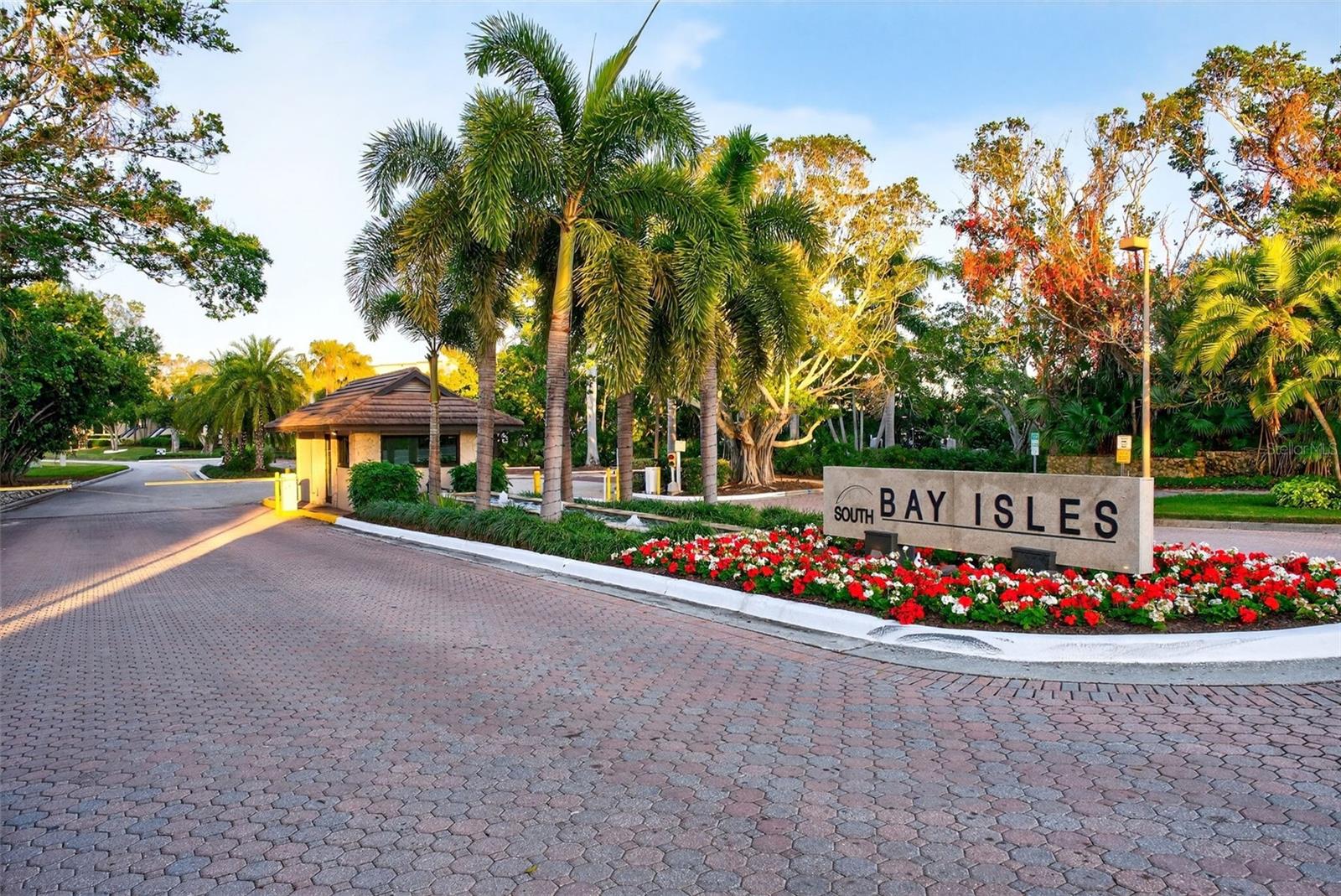 1571 HARBOR CAY LN, LONGBOAT KEY, FL — photo 8