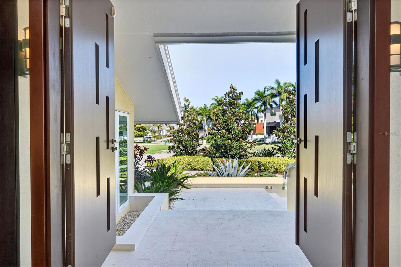 1571 HARBOR CAY LN, LONGBOAT KEY, FL — photo 11