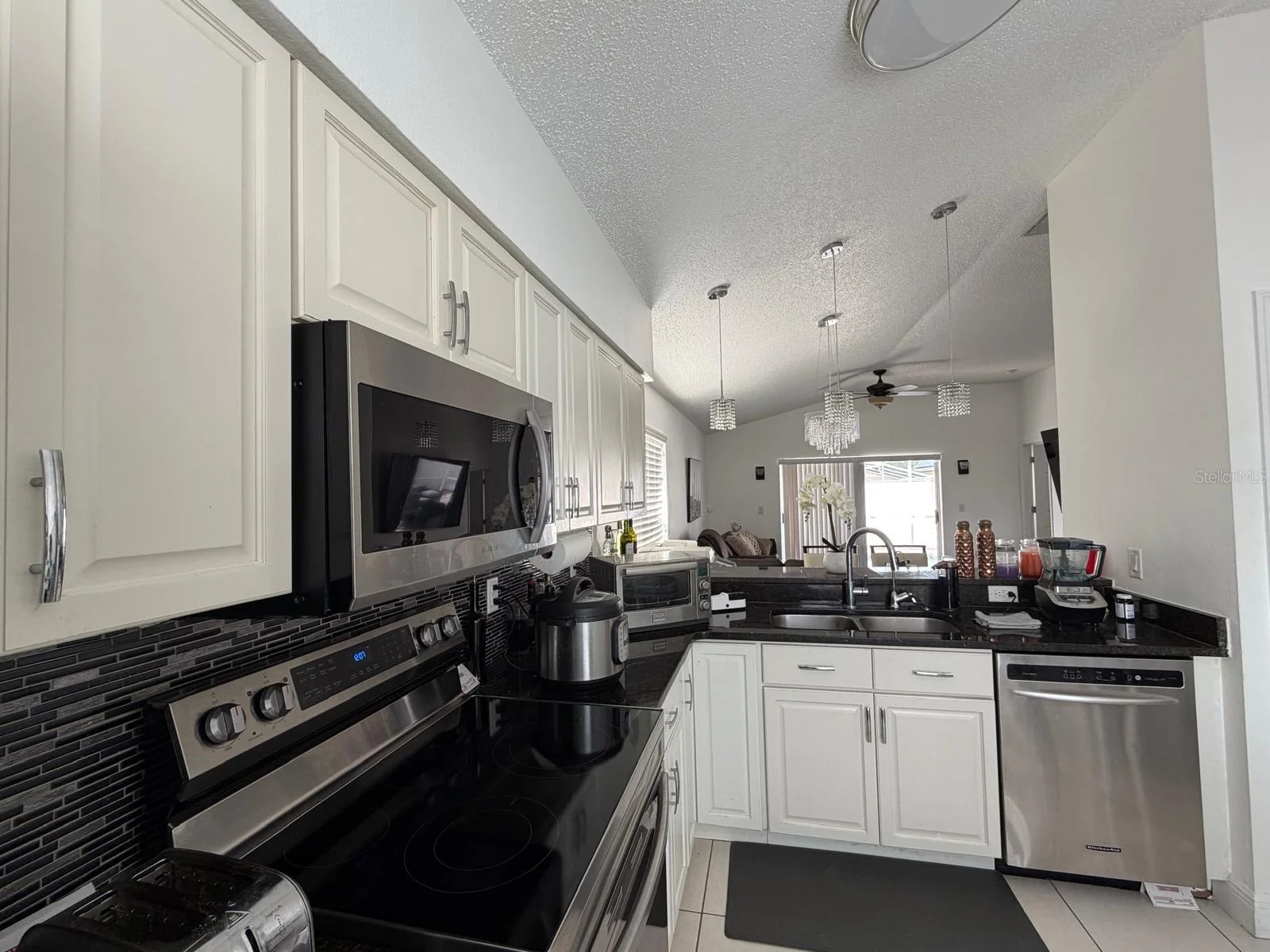2558 E CHATMAN CIR, KISSIMMEE, FL — photo 10