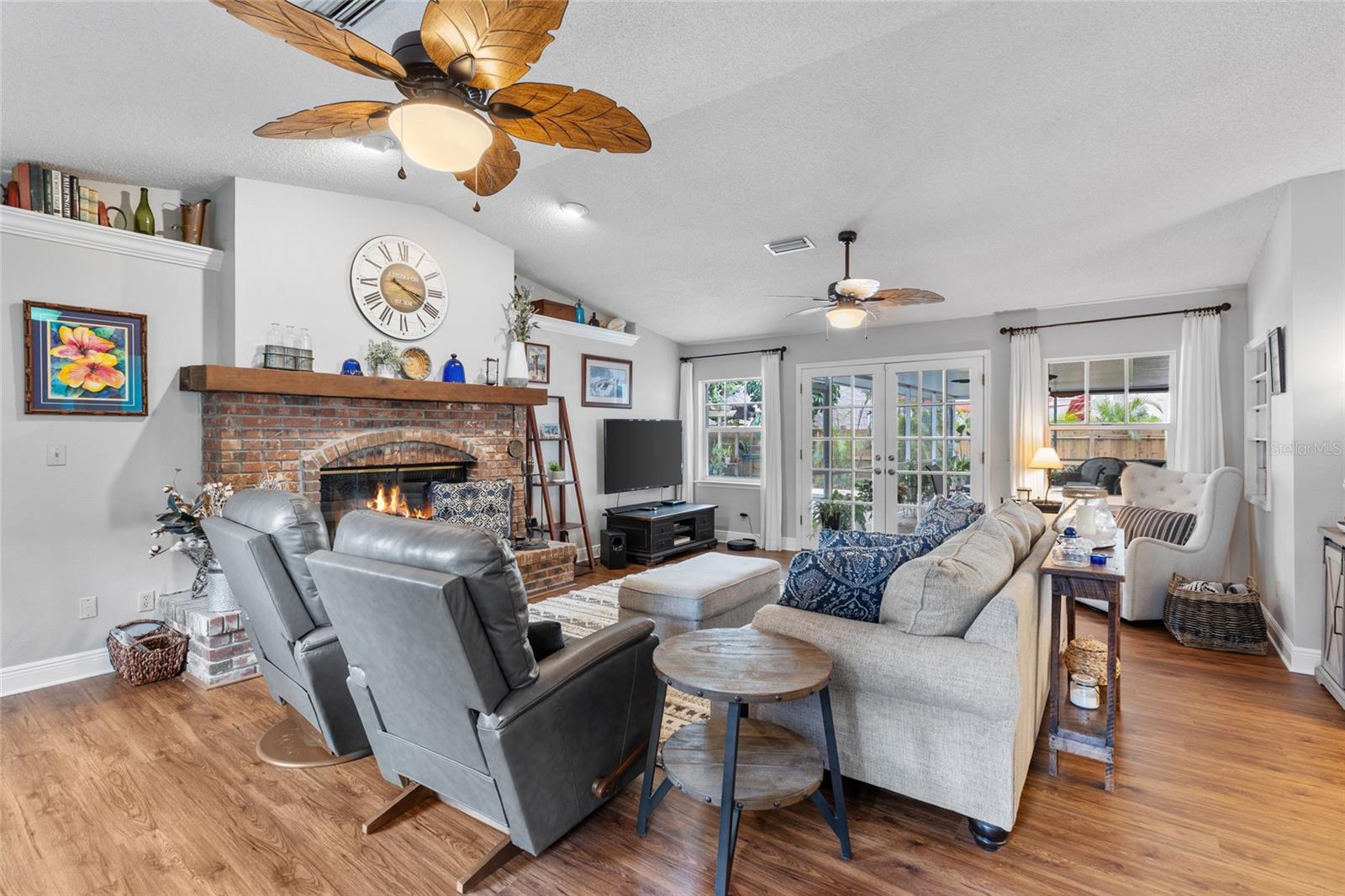 311 SUNSET DR N, ST PETERSBURG, FL — photo 36
