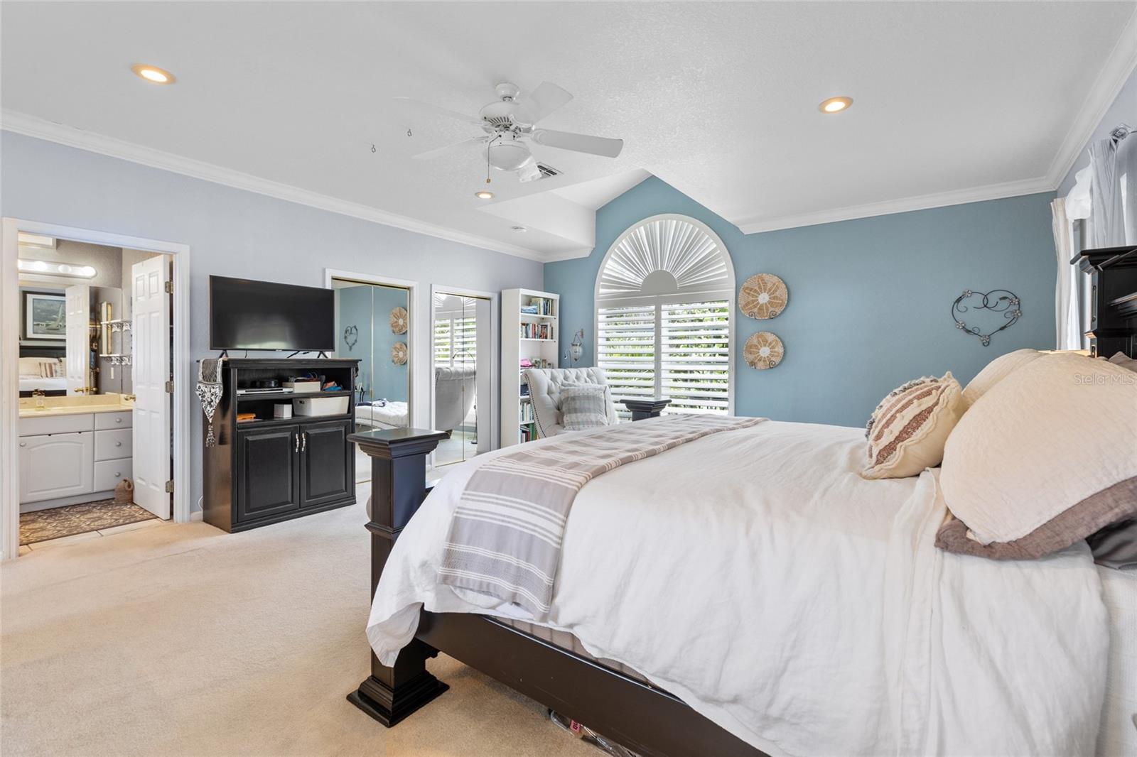 311 SUNSET DR N, ST PETERSBURG, FL — photo 41