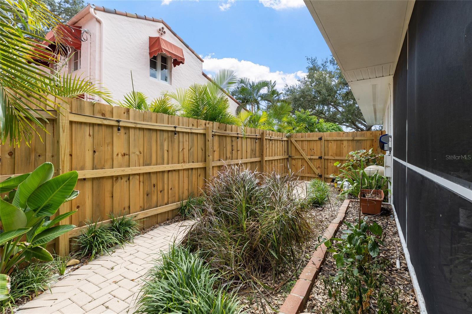 311 SUNSET DR N, ST PETERSBURG, FL — photo 49