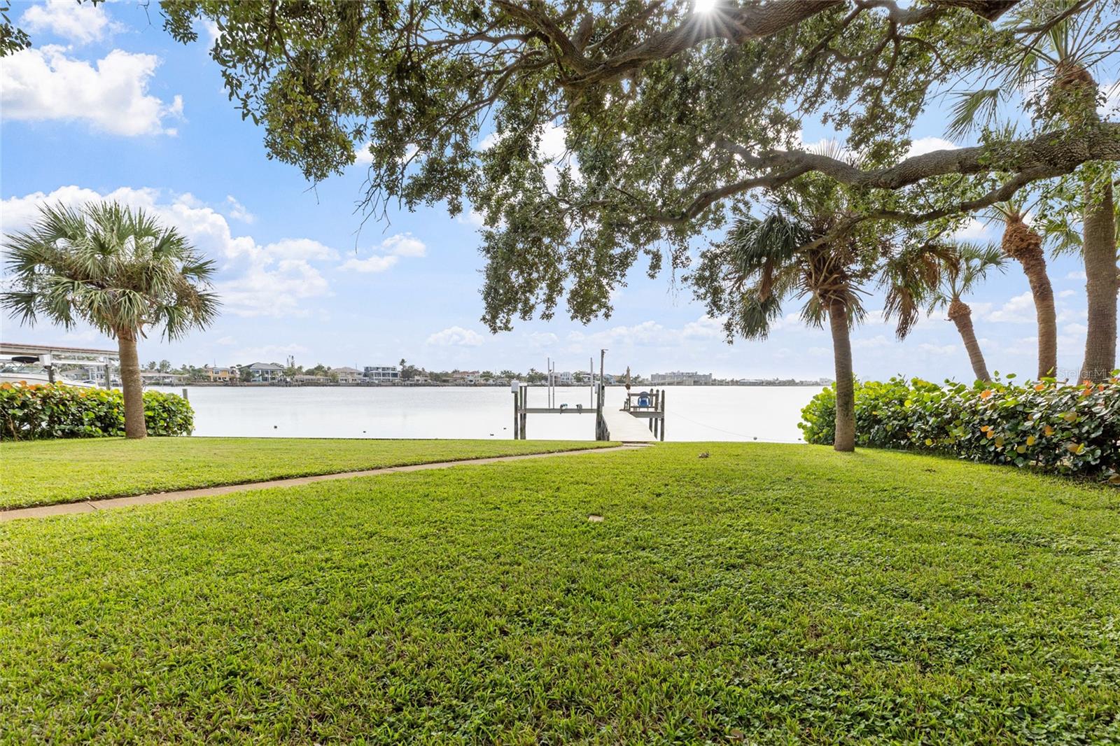 311 SUNSET DR N, ST PETERSBURG, FL — photo 53