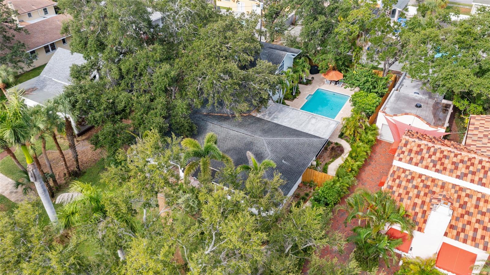 311 SUNSET DR N, ST PETERSBURG, FL — photo 59