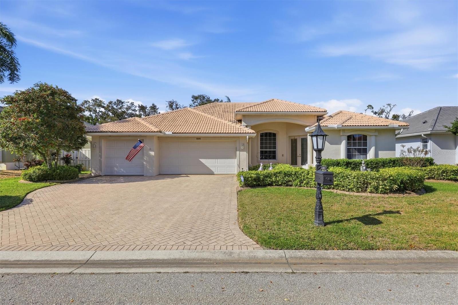 5608 EASTWIND DR, SARASOTA, FL — photo 2