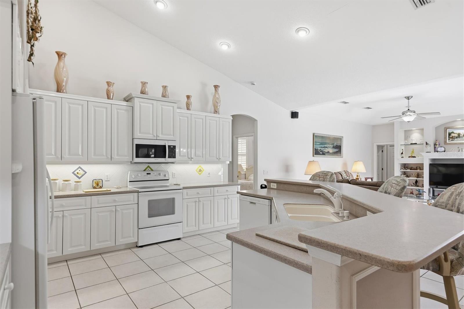 5608 EASTWIND DR, SARASOTA, FL — photo 13