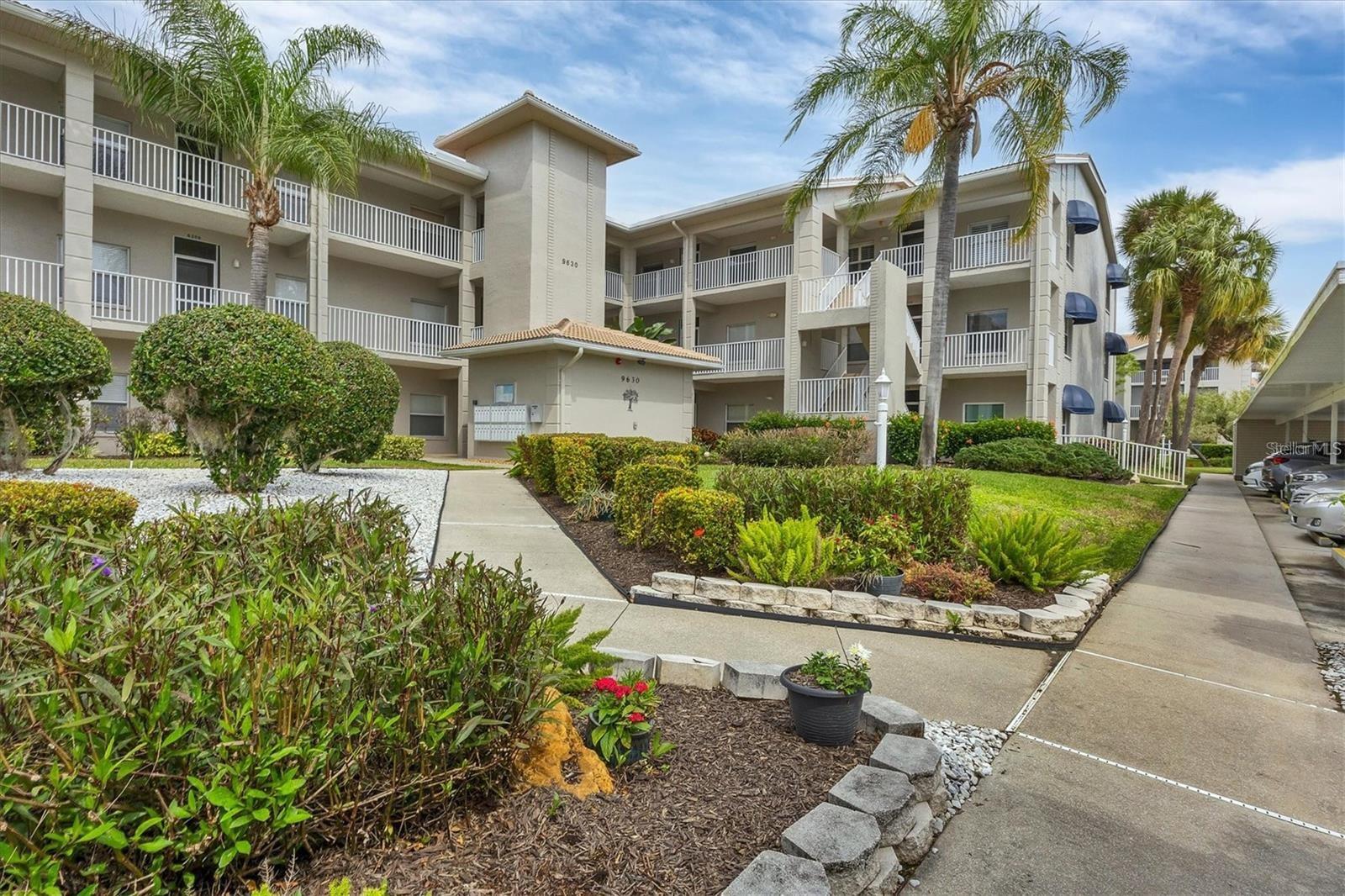 9630 CLUB SOUTH CIR #6201, SARASOTA, FL — photo 1