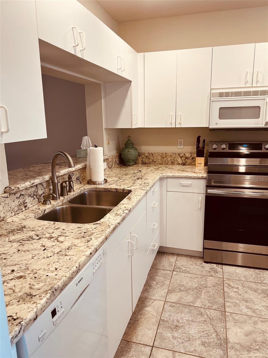 9630 CLUB SOUTH CIR #6201, SARASOTA, FL — photo 4
