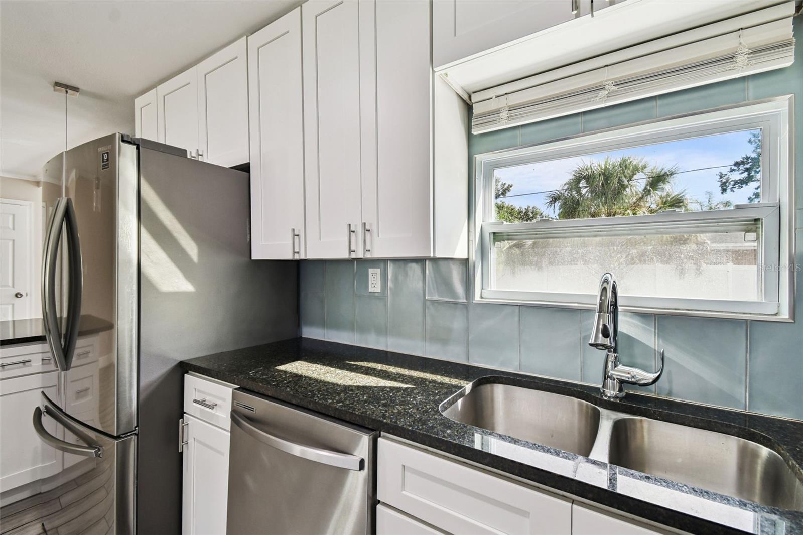 4722 W BAY AVE, TAMPA, FL — photo 9