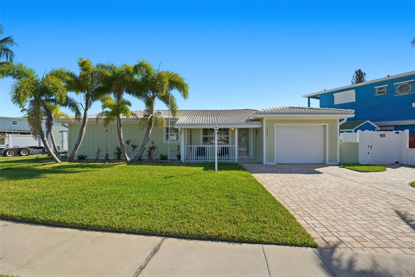 15302 HARBOR DR, MADEIRA BEACH, FL