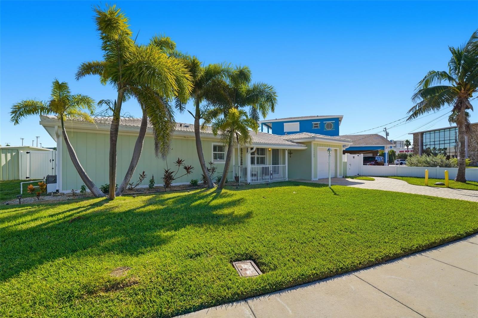 15302 HARBOR DR, MADEIRA BEACH, FL — photo 4