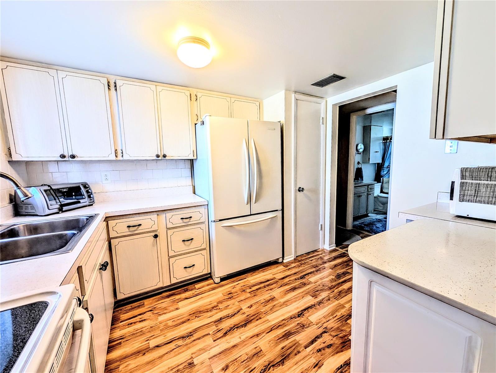 5855 PALM LN #B21, BRADENTON, FL — photo 2