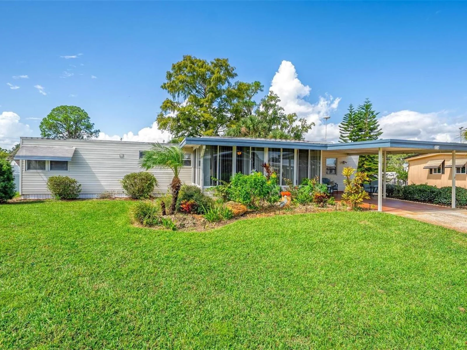 2718 VINDALE RD, TAVARES, FL — photo 1