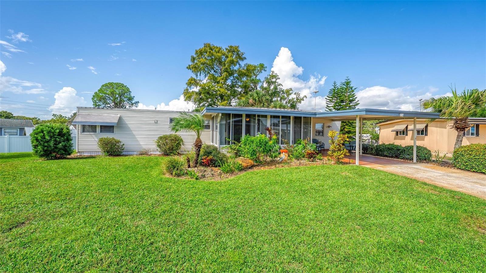2718 VINDALE RD, TAVARES, FL