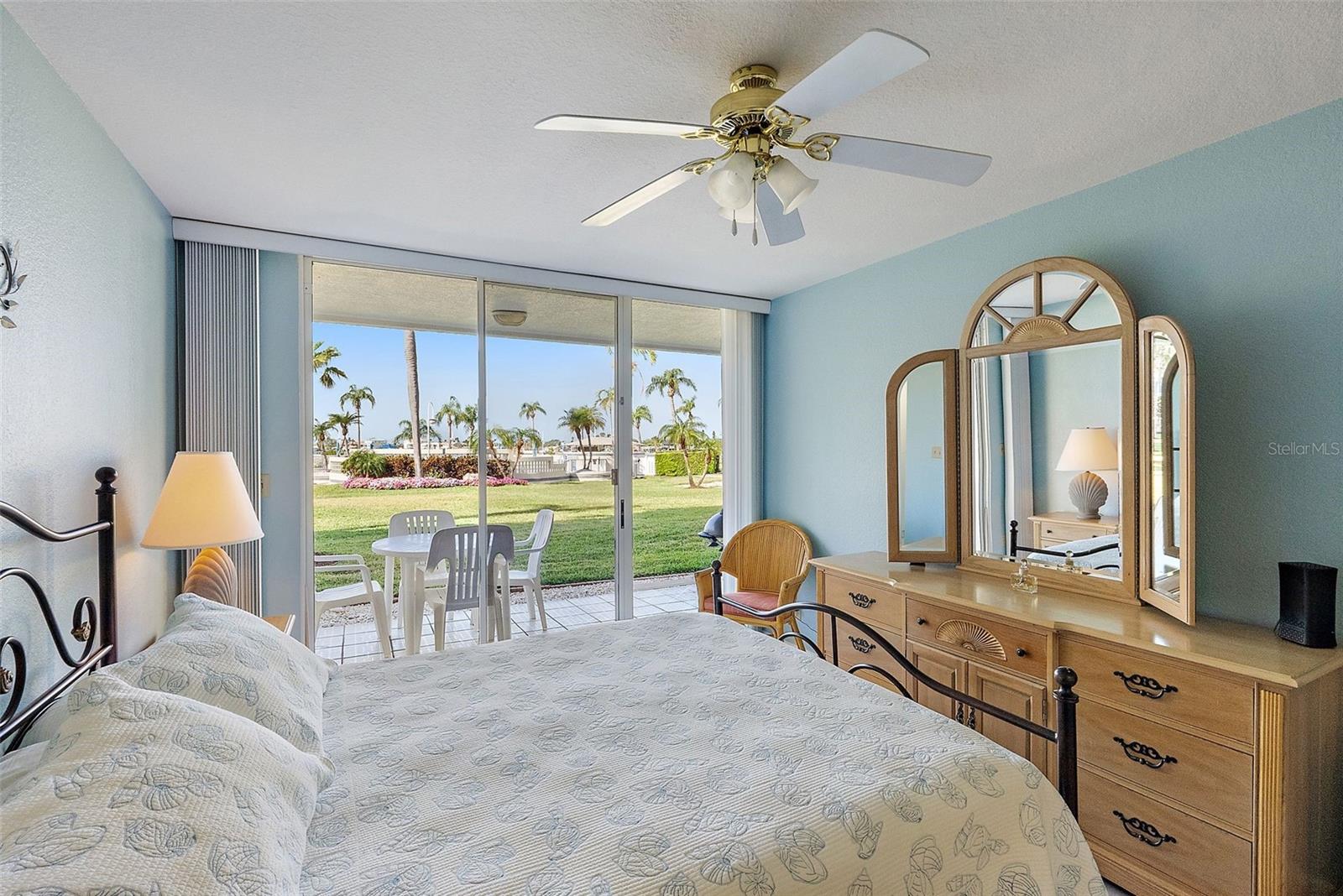 6021 BAHIA DEL MAR CIR #137, ST PETERSBURG, FL — photo 12