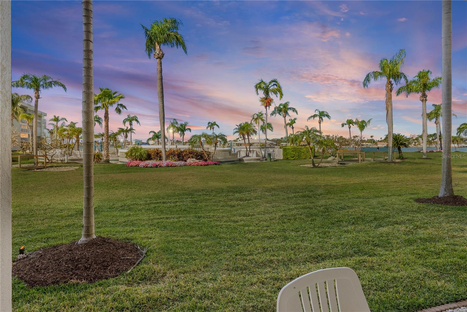 6021 BAHIA DEL MAR CIR #137, ST PETERSBURG, FL — photo 21
