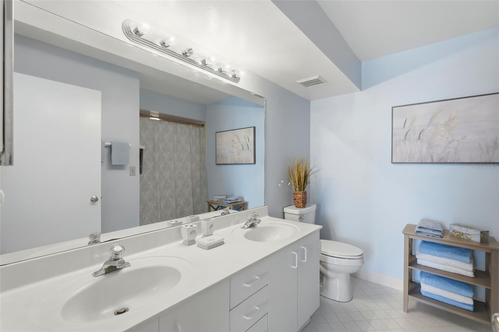 6021 BAHIA DEL MAR CIR #137, ST PETERSBURG, FL — photo 14