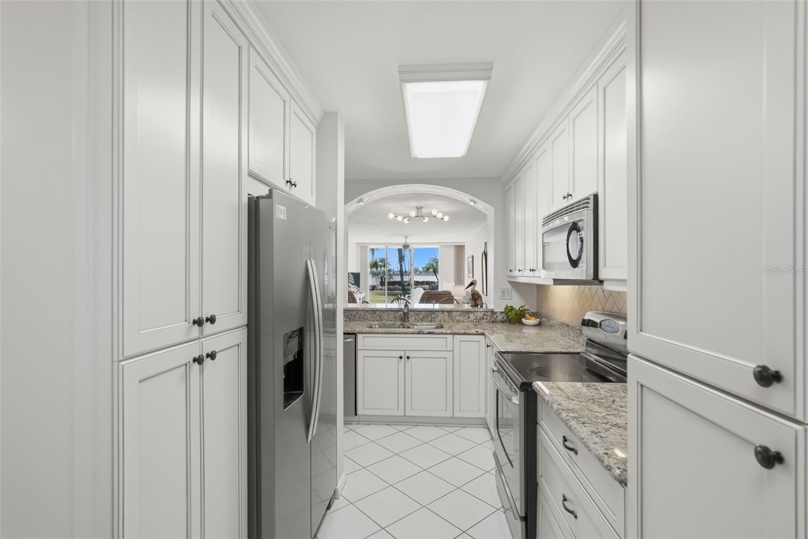 6021 BAHIA DEL MAR CIR #137, ST PETERSBURG, FL — photo 9