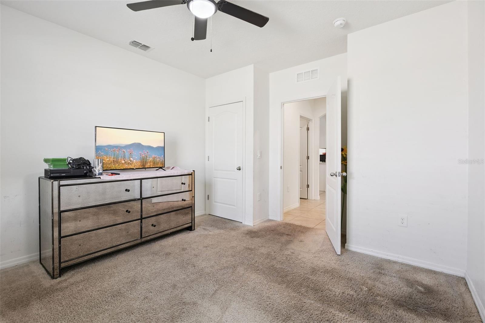 2541 GLACIER EXPRESS LN, TAVARES, FL — photo 37
