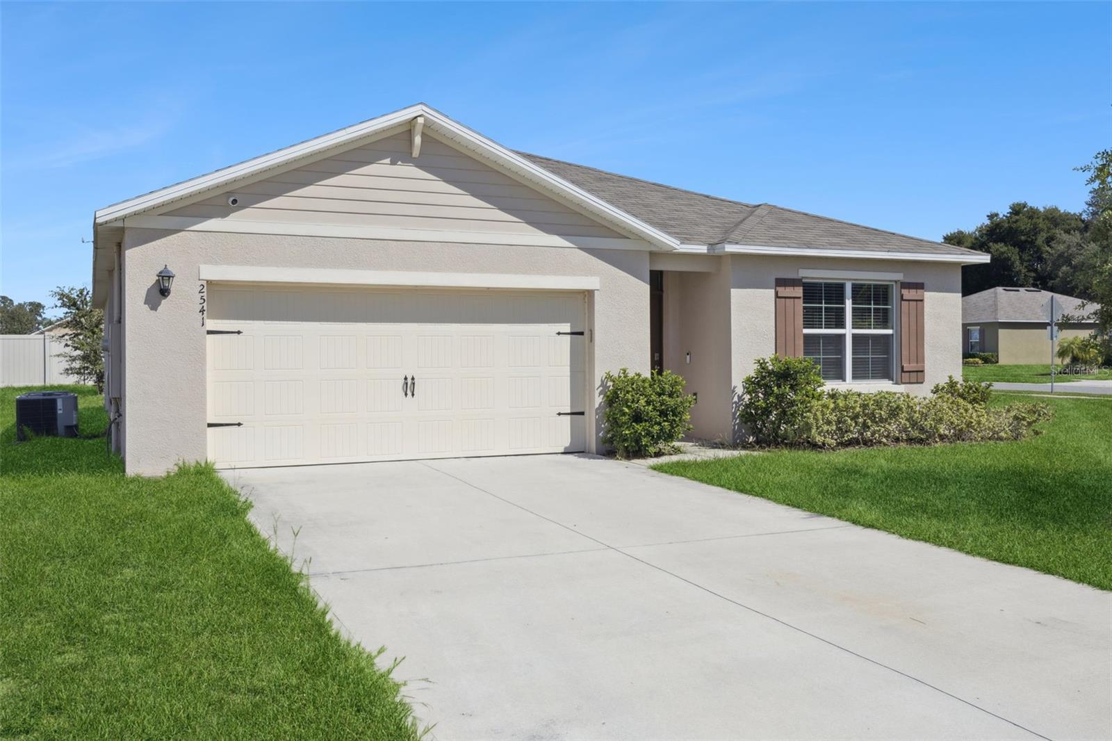 2541 GLACIER EXPRESS LN, TAVARES, FL — photo 46