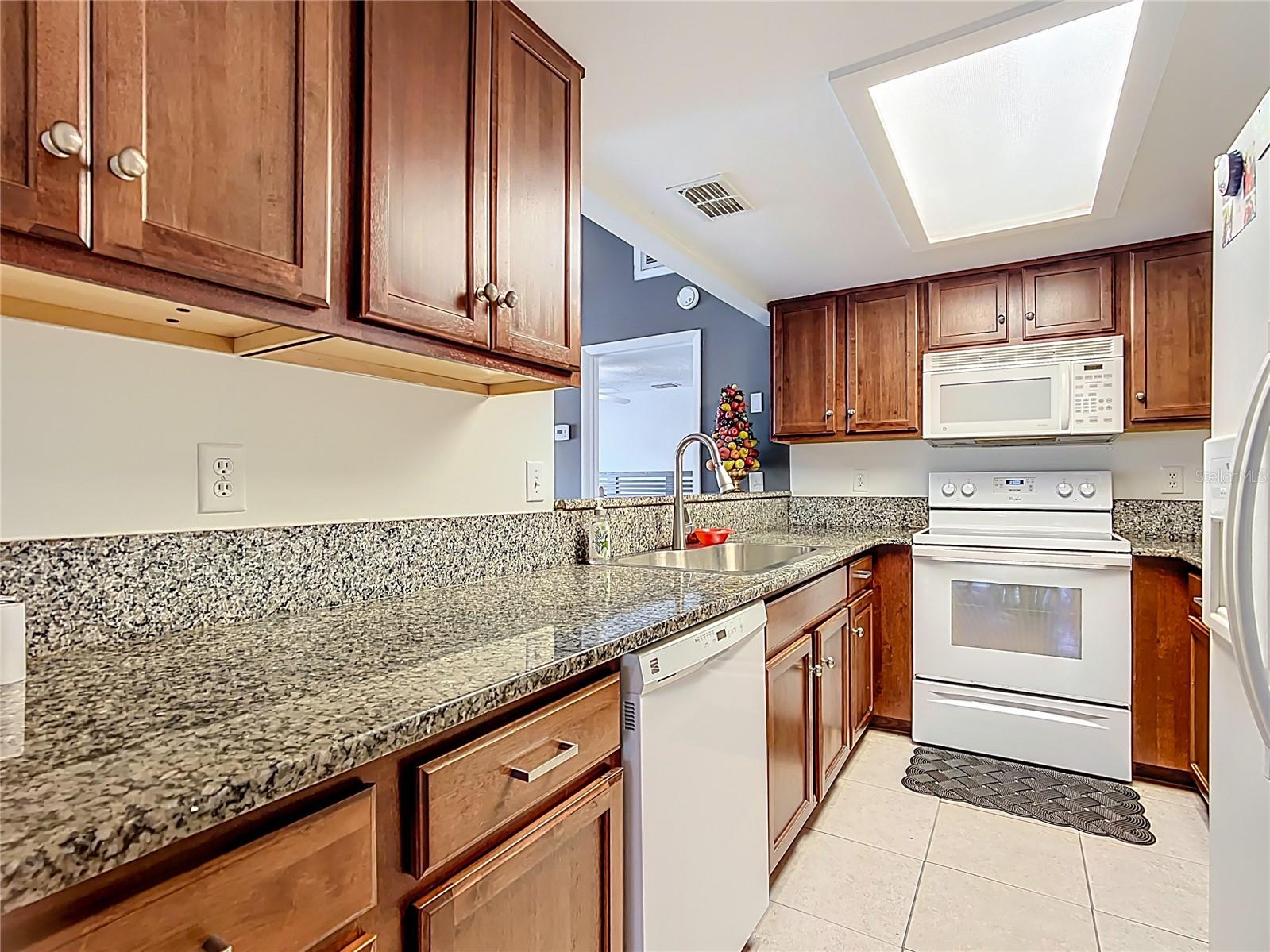 1880 N CRYSTAL LAKE DR #12, LAKELAND, FL — photo 17