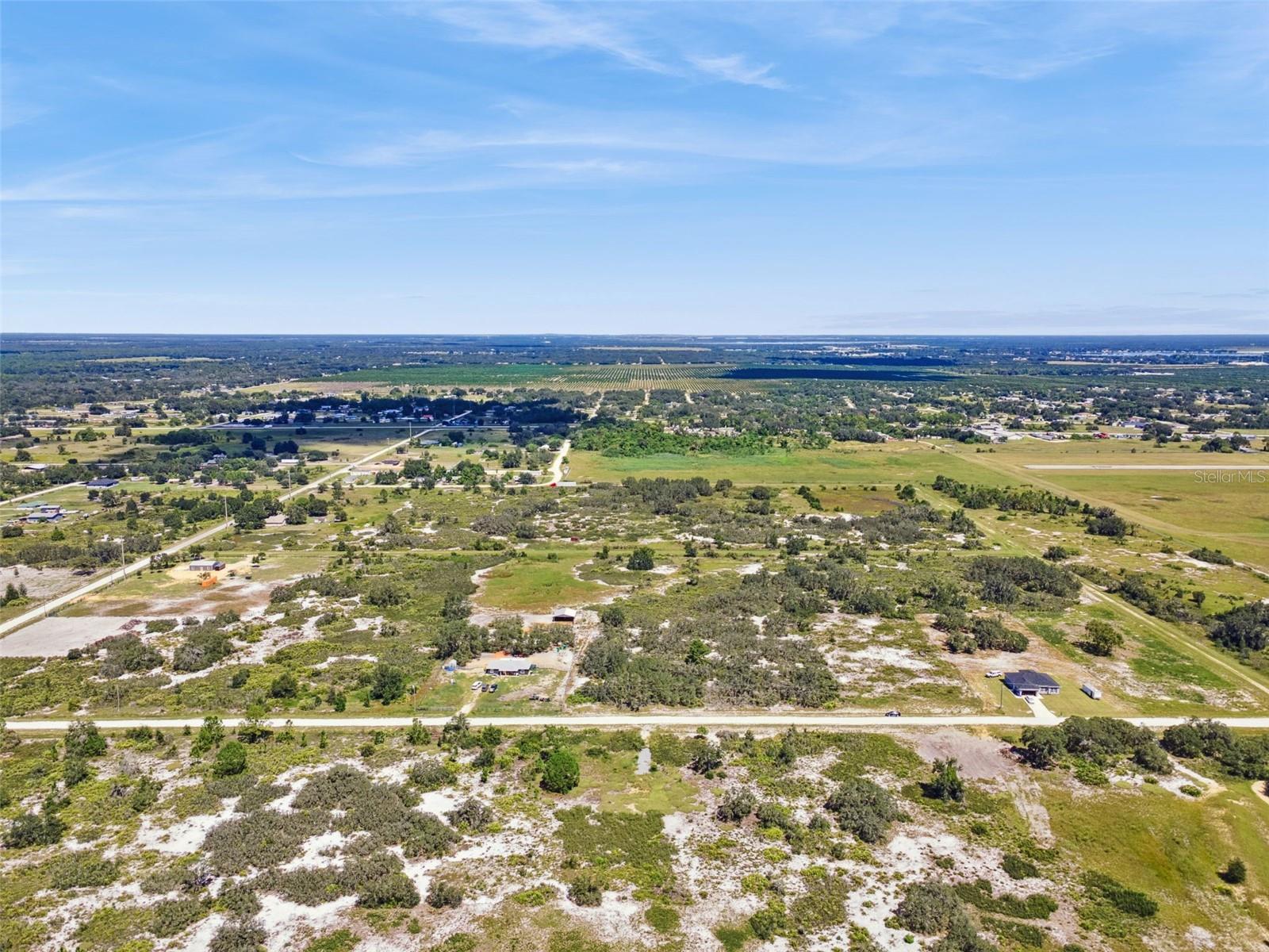 2253 W SHULA RD, AVON PARK, FL — photo 2