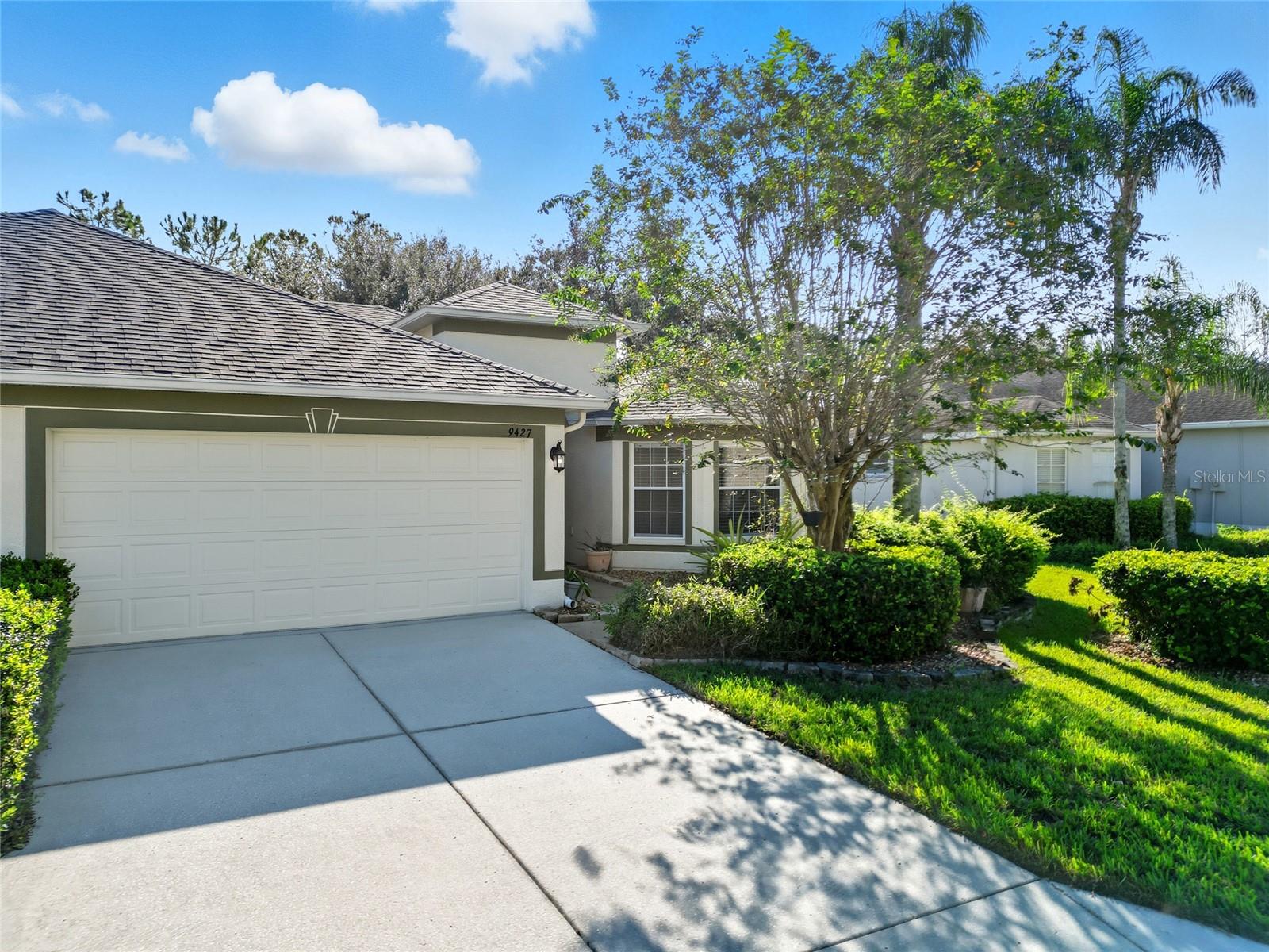 9427 ROLLING CIR, SAN ANTONIO, FL — photo 2
