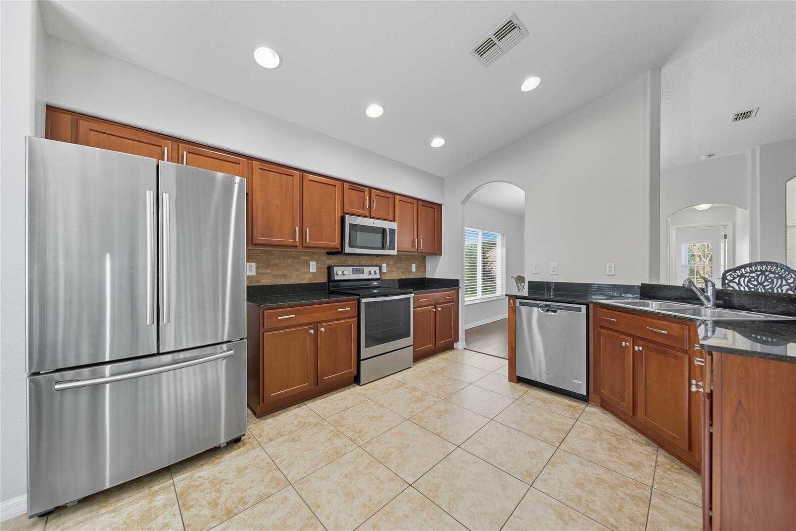9427 ROLLING CIR, SAN ANTONIO, FL — photo 20