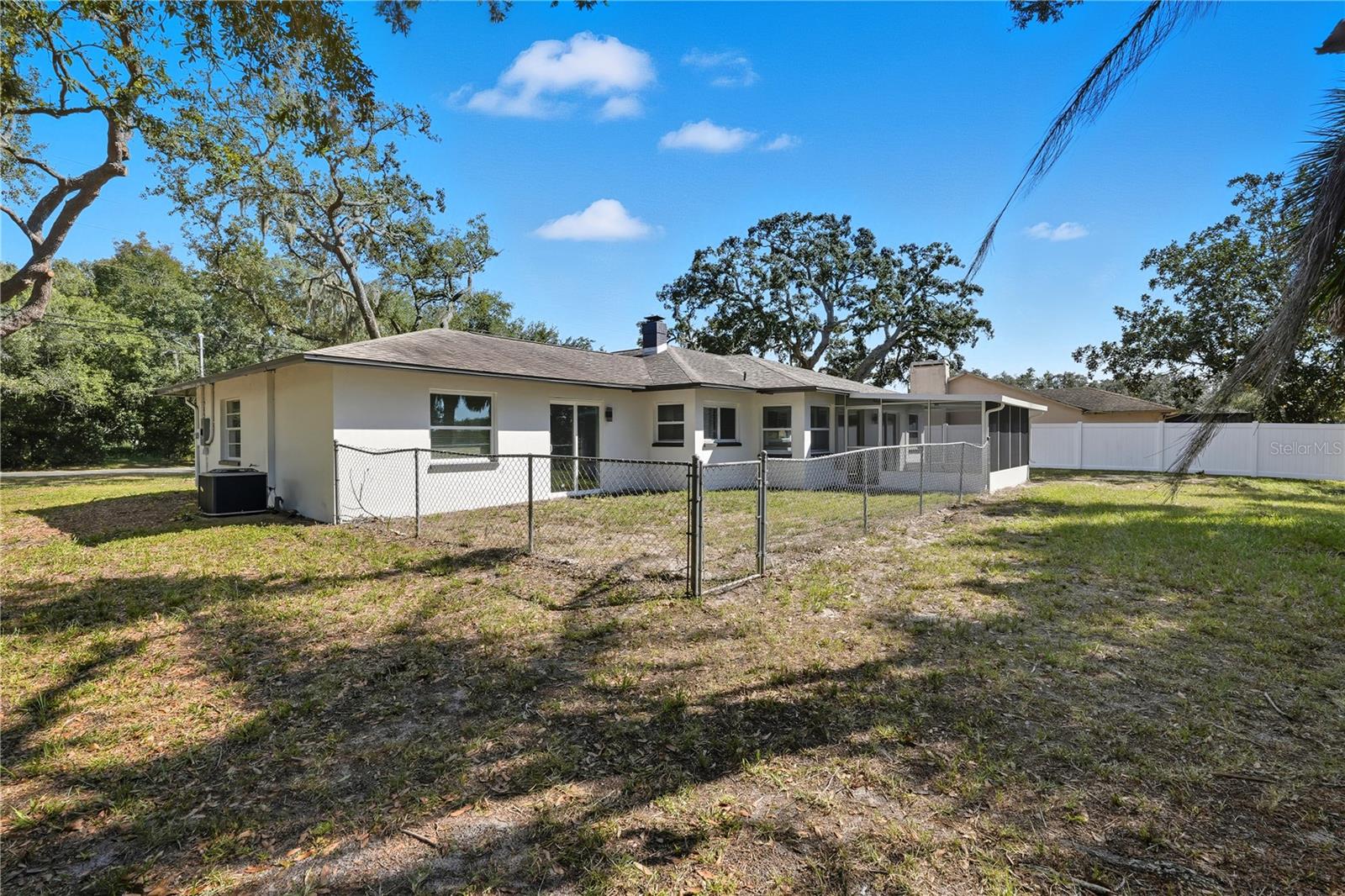 577 WATERFALL DR, SPRING HILL, FL — photo 4