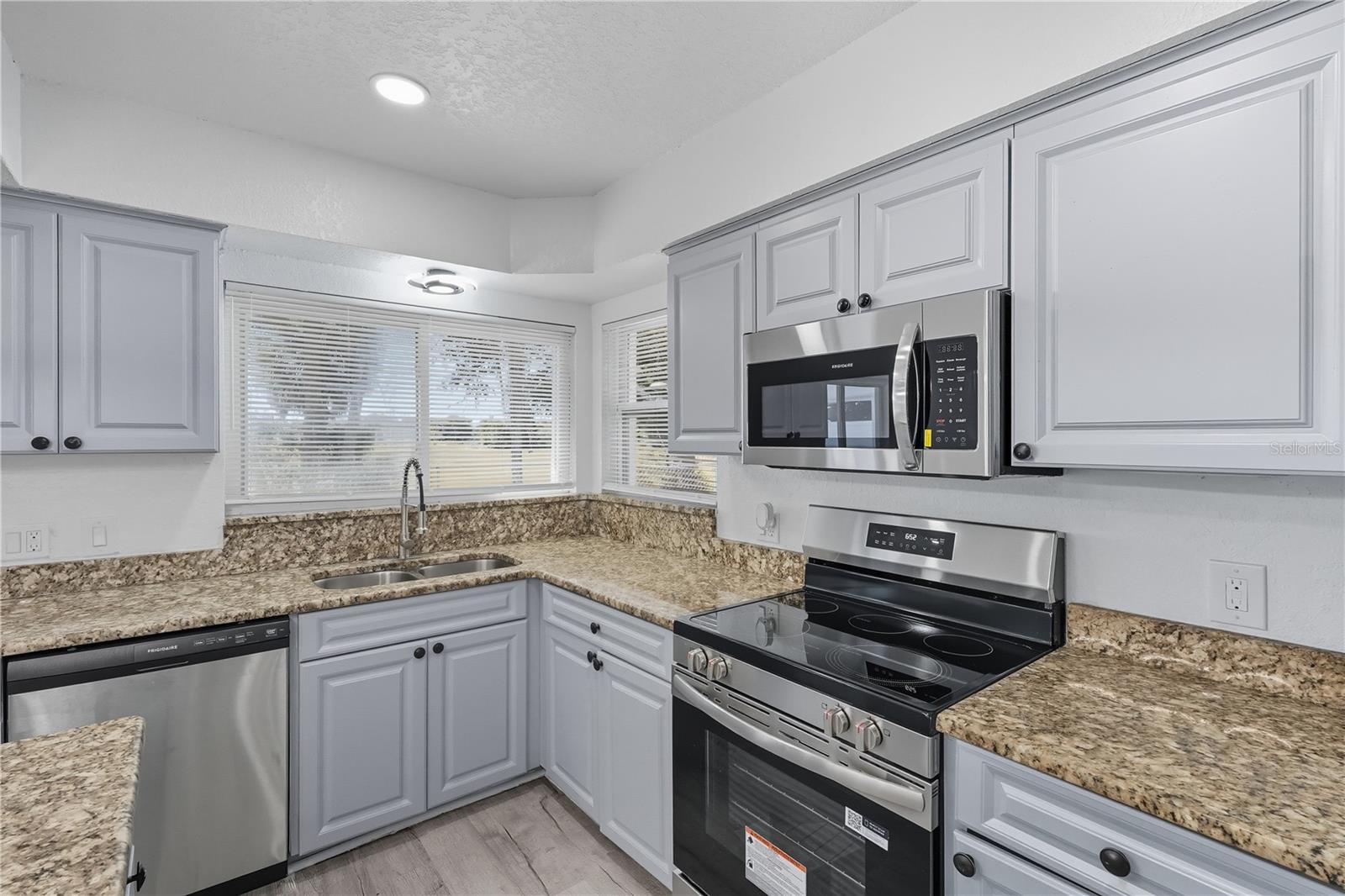 577 WATERFALL DR, SPRING HILL, FL — photo 16