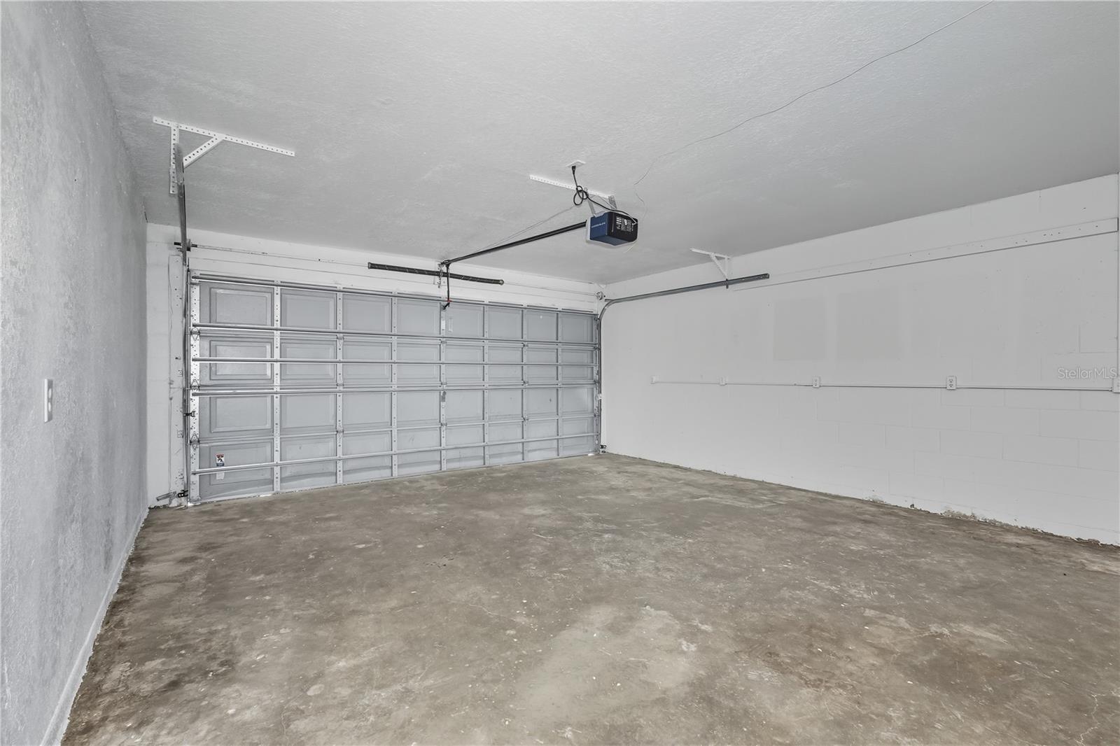 577 WATERFALL DR, SPRING HILL, FL — photo 37